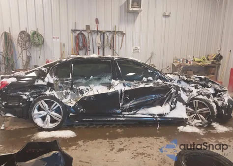 2017 BMW Alpina B7 xDrive из США, поврежденный, VIN WBA7F2C30HG423191